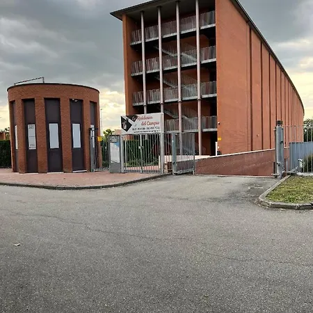 Campus House Apartment *